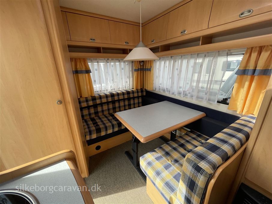 Hobby De Luxe 400 SB